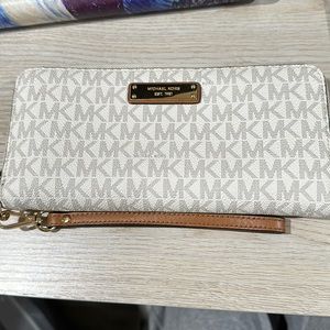 Michael Kors wallet/wristlet